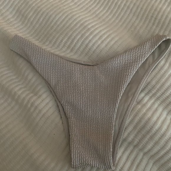 MONDAY SWIMWEAR Oat Crinkle Set x Bora Bora Bandeau Top + Byron Bottom (NWOT) - Picture 12 of 13